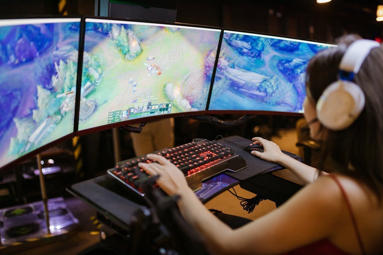 Enhance Your Gameplay: Top Gaming Keyboards, Mice, and Controllers